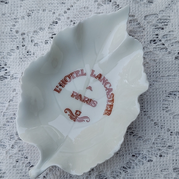 Limoges Accents Limoges Leaf Shaped Dish Lhotel Lancaster A Paris